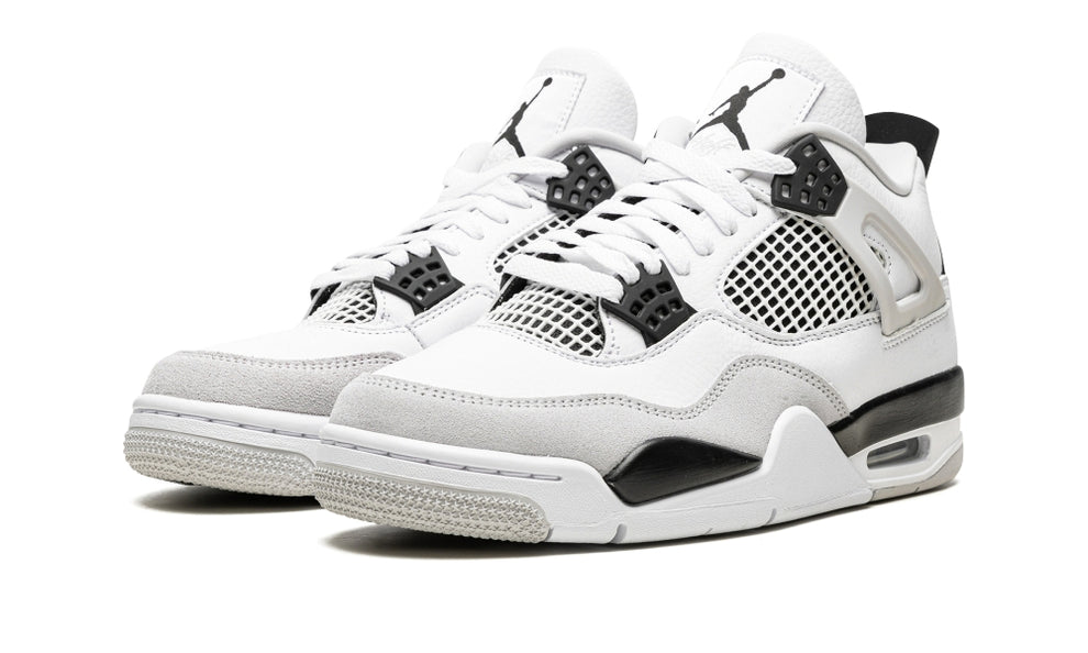 Air Jordan Retro 4 "Military Black"